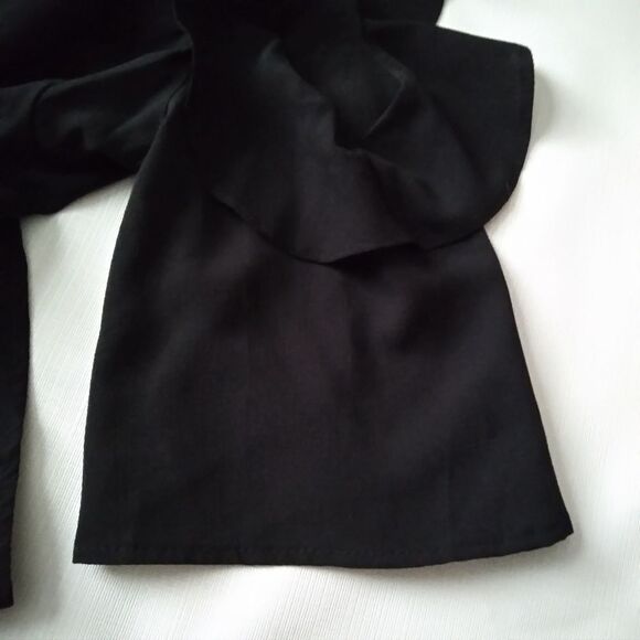 Umgee Black Cold Shoulder Ruffle Sleeve Above Knee Shift Dress Women's Medium - Picture 8 of 13